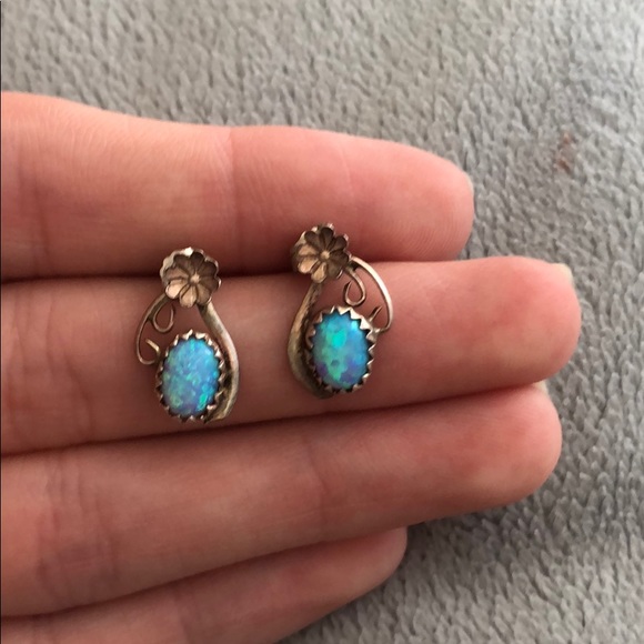 Opal earring set - Picture 3 of 3